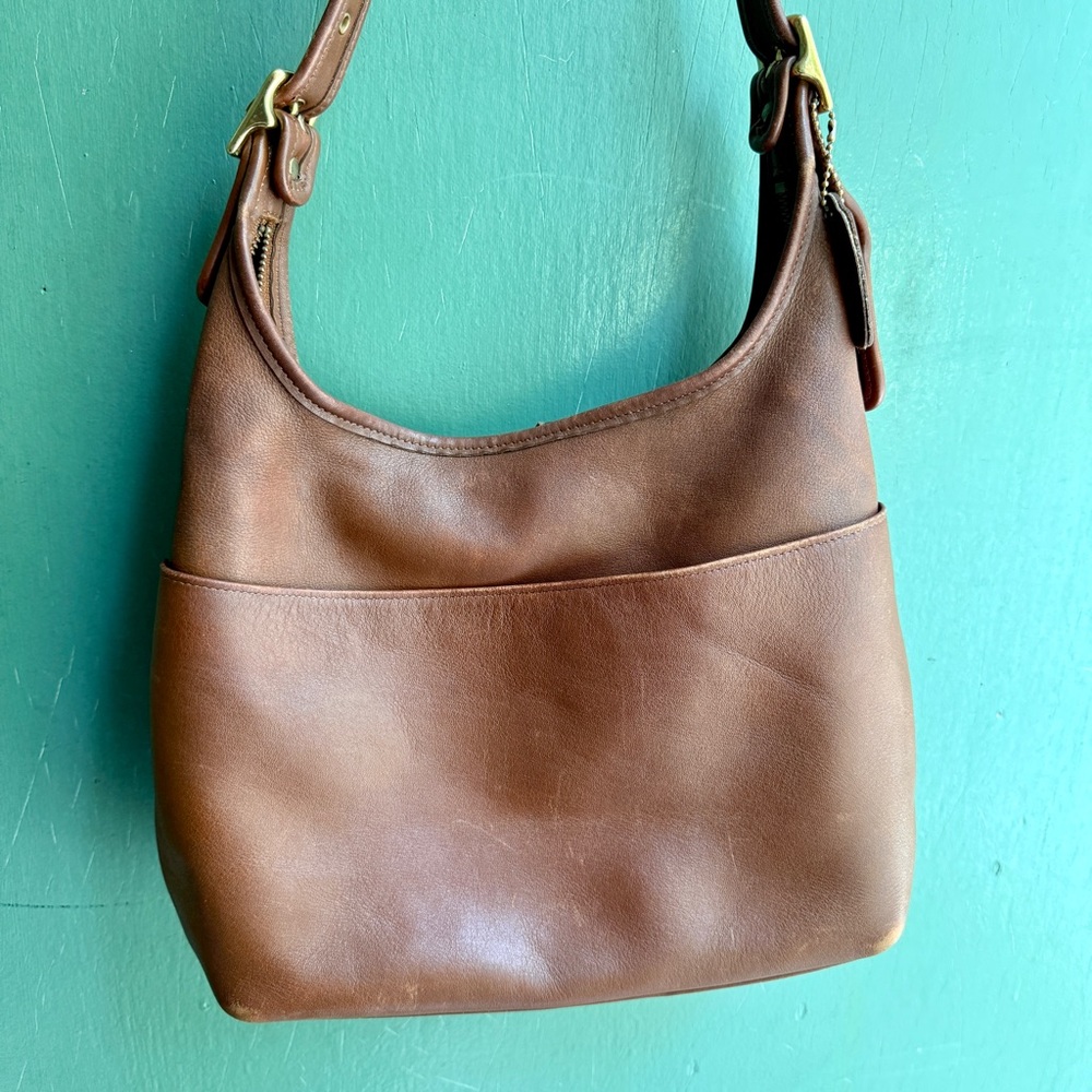 Vintage Coach Brown Leather Shoulder Bag with Gold Hardware